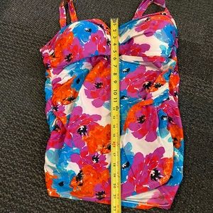 Mazu tankini top size 16